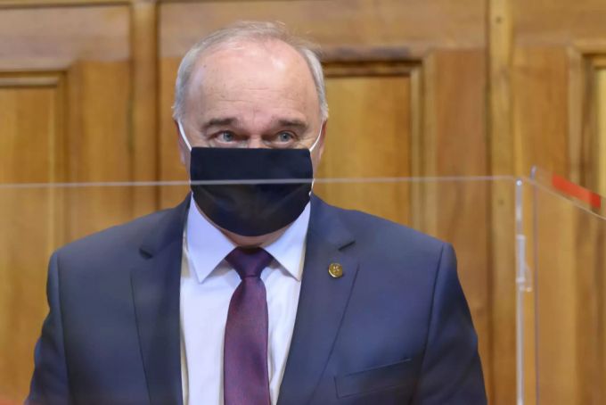 Ständeratspräsident Alex Kuprecht rief die Parlamentarier dazu auf, Blut zu spenden. kuprecht