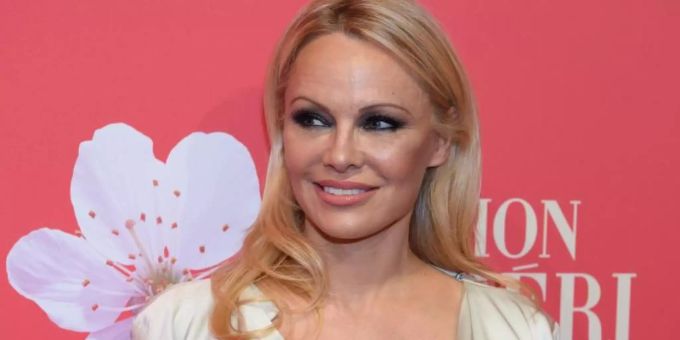 Pamela Anderson ist froh, das Julian Assange nicht an die USA ausgeliefert wird. Foto: Sven Hoppe/dpa Pamela Anderson ist froh, das Julian Assange nicht an die USA ausgeliefert wird. Foto: Sven Hoppe/dpa