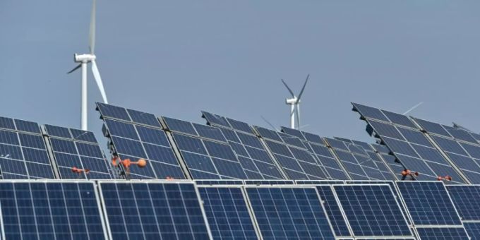 Solar- und Windkraftanlagen. (Symbolbild) encavis