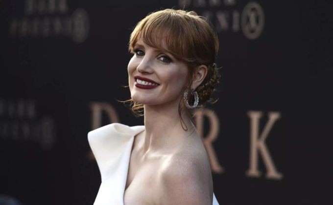 Jessica Chastain wird erneut mit Anne Hathaway auf der Leinwand zu sehen sein. anne hathaway