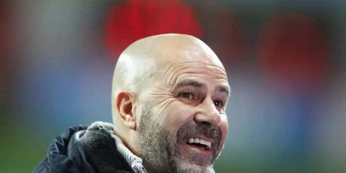 Freut sich auf den Bundesliga-Gipfel gegen Bayern München: Leverkusen-Coach Peter Bosz. Foto: Thilo Schmuelgen/Reuters/Pool/dpa