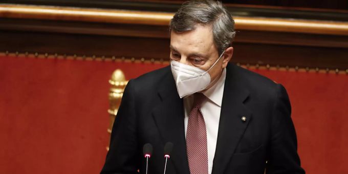 Mario Draghi, Ministerpräsident von Italien, spricht vor dem Senat in Rom. Foto: Yara Nardi/Reuters Pool/AP/dpa Mario Draghi, Ministerpräsident von Italien, spricht vor dem Senat in Rom. Foto: Yara Nardi/Reuters Pool/AP/dpa