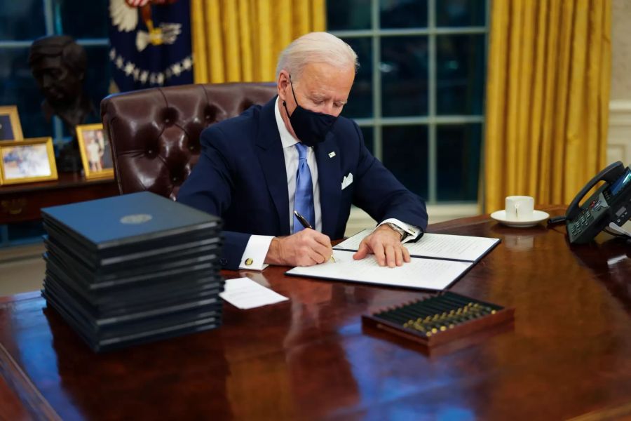 Joe Biden hat seine eigenen Möbel und Dekorationen ins Oval Office mitgebracht.