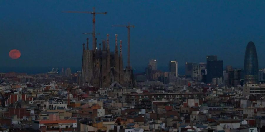 Gleich neben Barcelonas Sagrada Familia erscheint der «Super-Blau-Blutmond».