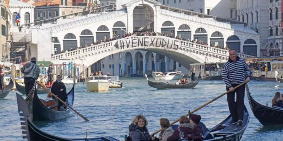 Tagestouristen werden in Venedig ab Mai wohl zur Kasse gebeten. Foto: Andrea Merola/ANSA