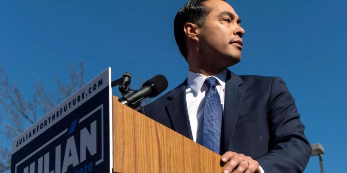 Julián Castro war unter Barack Obama Minister für Wohnungsbau und Stadtentwicklung. Julián Castro gibt seine Präsidentschafts-Kandidatur bekannt.