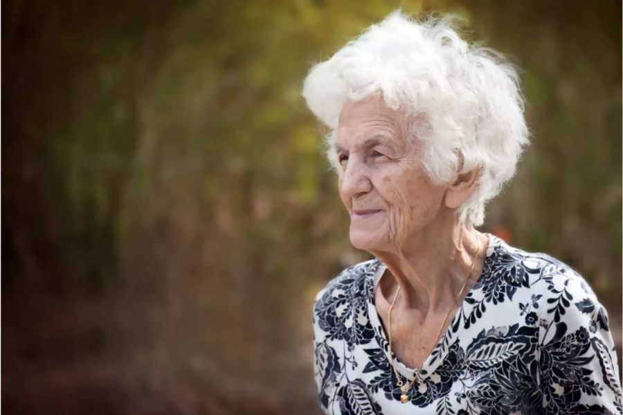 Sie hat es geschafft – aber nicht alle Menschen erreichen ein hohes Alter. Bild: iStock