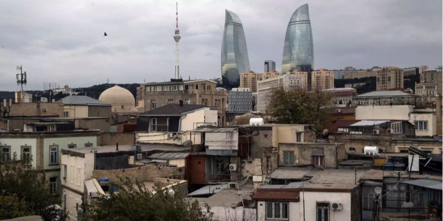 In der Stadt Baku ist in einer Drogenklinik Feuer ausgebrochen, dabei sind Dutzende Menschen ums Leben gekommen.