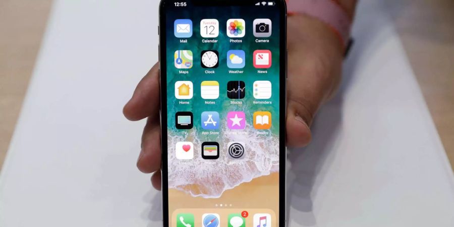 Für das iPhone X opfert Apple seine typischen Design-Elemente.