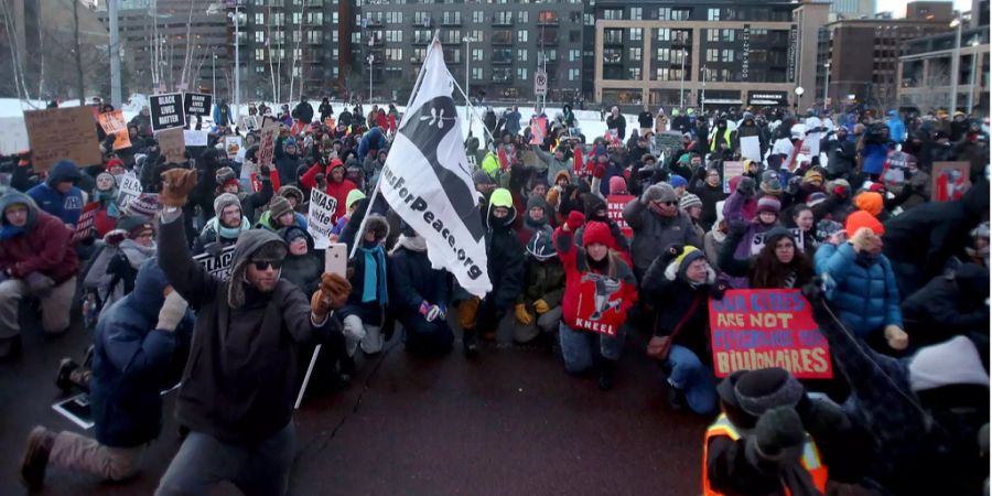 Proteste anlässlich des Super Bowl in Minneapolis