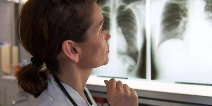 Die Schweizer Gesundheitskosten sollen in den Jahren 2017 und 2018 je um rund 4 Prozent steigen. Die Schweizer Gesundheitskosten sollen in den Jahren 2017 und 2018 je um rund 4 Prozent steigen.