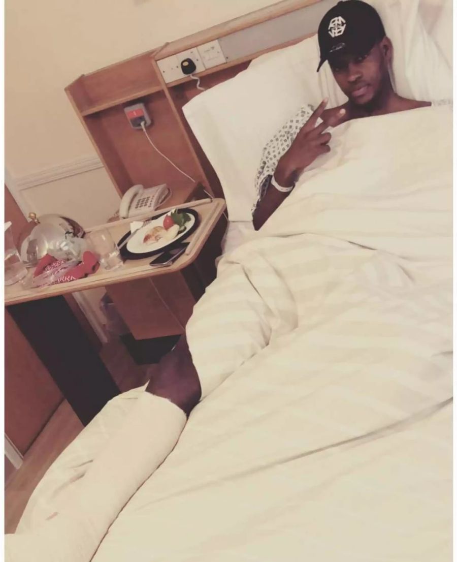 Edimilson Fernandes nach seiner Operation am Knöchel.