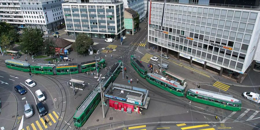 Am Basler Aeschenplatz wurde ein sechsjähriger Junge von einem Tram erfasst.