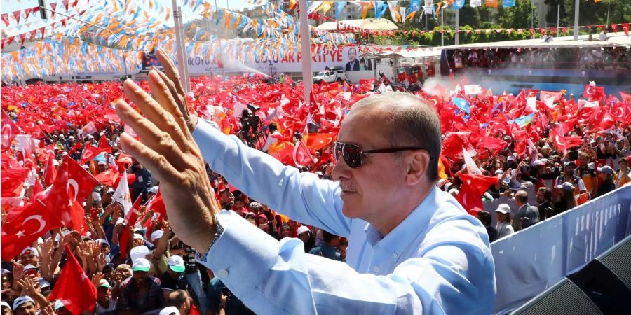 Präsident Recep Tayyip Erdogan erklärte sich zum Wahlsieger.