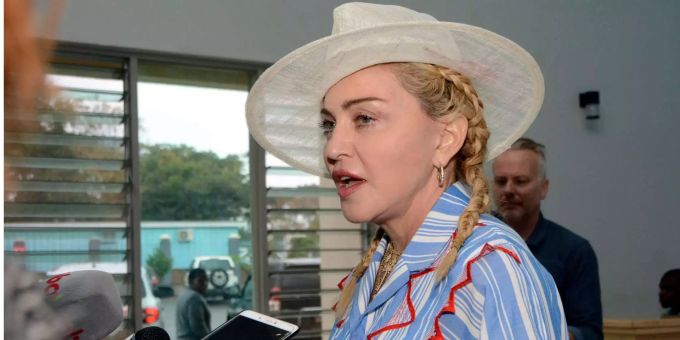 Madonna besuchte das Zentrum für Kinderchirurgie in Malawi. Madonna besuchte das Zentrum für Kinderchirurgie in Malawi.
