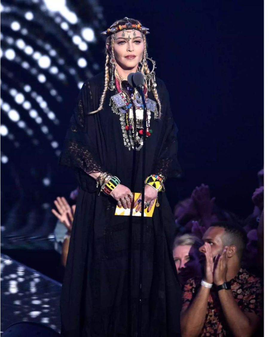 Madonna während ihrem Tribut an die verstorbene Aretha Franklin  an den MTV Video Music Awards in New York.