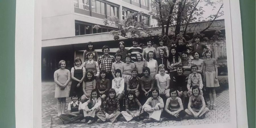 Klassenfoto der zweiten Klasse aus dem Jahr 1975/76, die Beat Krieger unterrichtet hat.