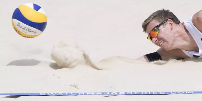 Wattwil - Sommerbeginn auf der Bahnhofstrasse mit Beach-Volleyball