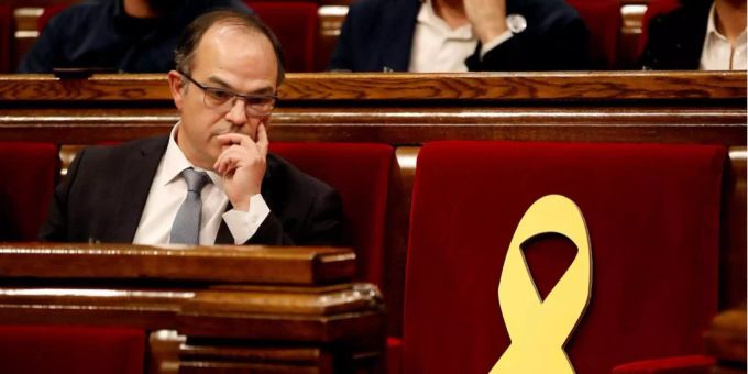 Jordi Turull, nachdem am Donnerstagabend sein Versuch fehlgeschlagen war, sich vorzeitig ins Regionalpräsidenten-Amt zu wählen. Jordi Turull, nachdem am Donnerstagabend sein Versuch fehlgeschlagen war, sich vorzeitig ins Regionalpräsidenten-Amt zu wählen.