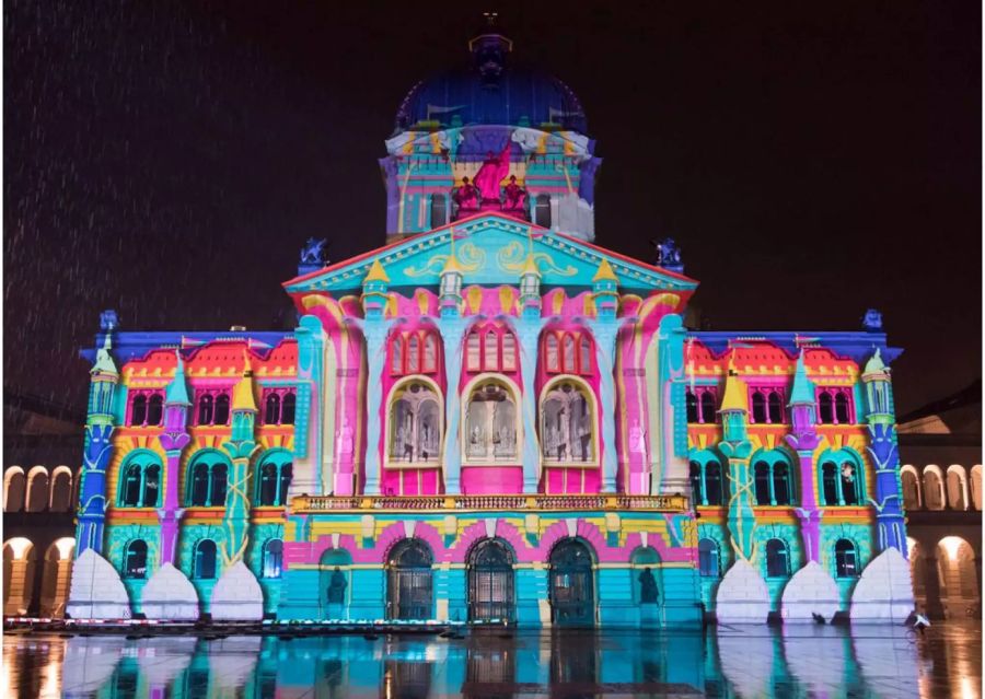 2017 war bereits die 7. Ausgabe des erfolgreichen Lichtspektakels auf dem Bundesplatz.