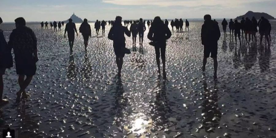 Kein Laufen am Strand heute: Bewohner und Touristen mussten die kleine Felsinsel aus Sicherheitsgründen verlassen.