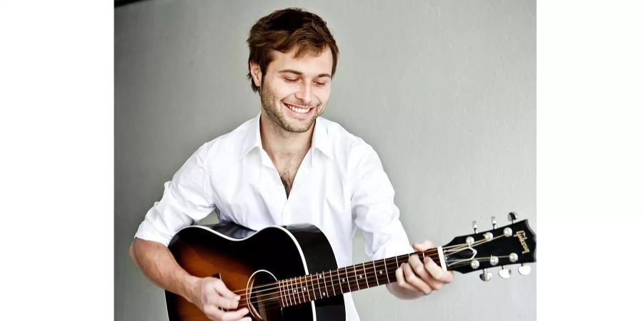 Schauspieler und Musiker Nils Althaus findet, wer den Muttertag feiert, soll auch den Vatertag zelebrieren.