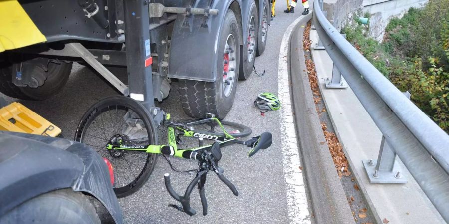 Der Velofahrer verletzte sich beim Unfall nur leicht - Kapo Solothurn