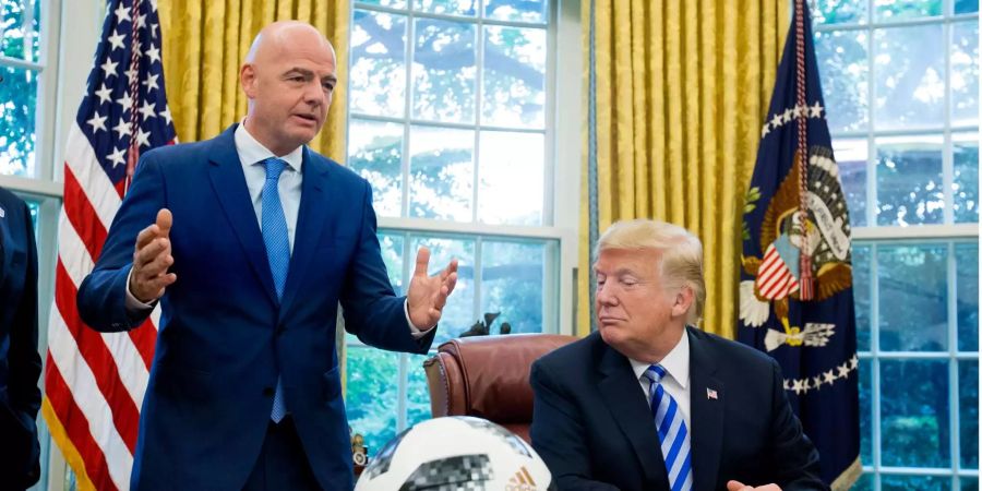 Gianni Infantino zusammen mit Donald Trump im Weissen Haus.
