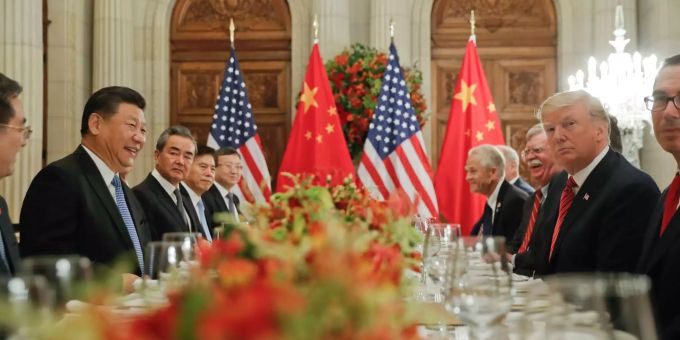Handelskonflikt - Donald Trump lobt sehr produktive Gespräche mit China
