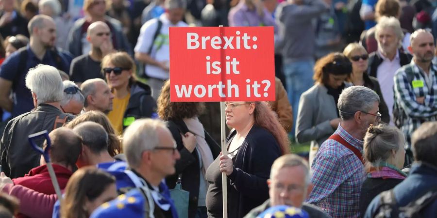 Demonstranten nehmen am «People's Vote March» in London teil.