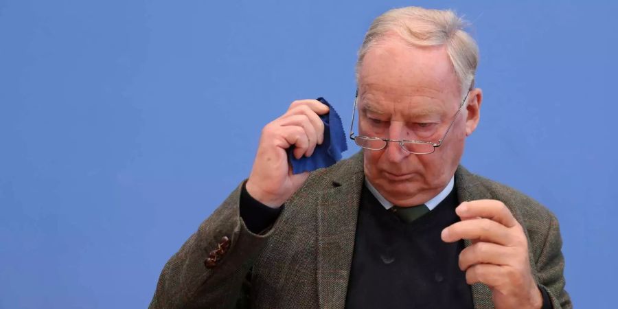 Alexander Gauland beantwortet Fragen.