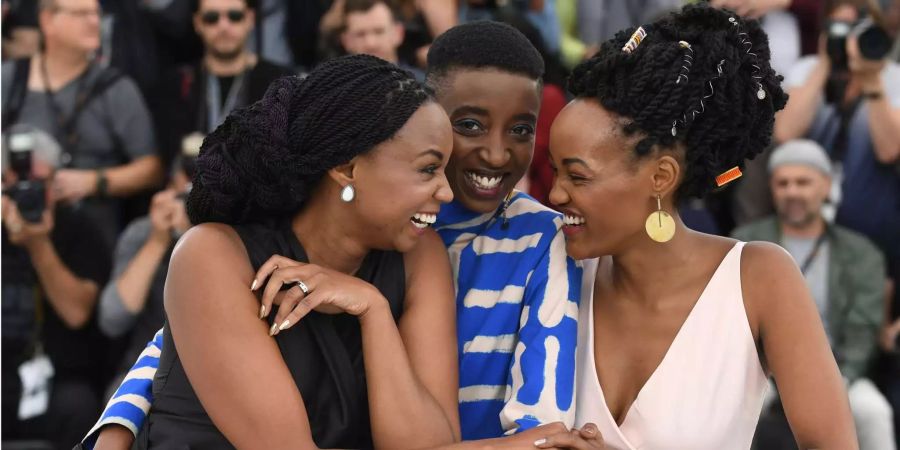 Wanuri Kahiu, Regisseurin aus Kenia, und die Schauspielerinnen Samantha Mugatsia und Sheila Munyiva stellen ihren Film «Rafiki» im Rahmen der 71. Internationalen Filmfestspiele von Cannes (FR) vor.