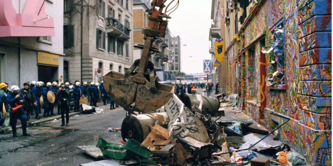 Heute vor 25 Jahren wurde das Zürcher Wohlgroth Areal geräumt. Heute vor 25 Jahren wurde das Zürcher Wohlgroth Areal geräumt.