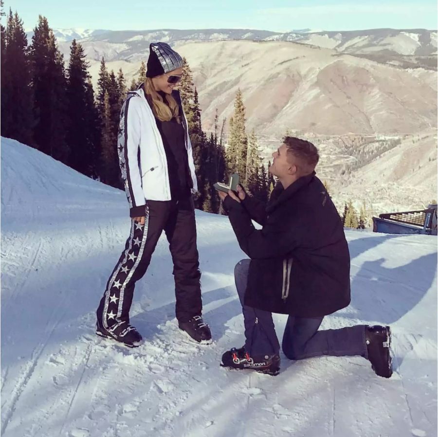 Im Schnee von Aspen machte Schauspieler Chris Zylka den Antrag.