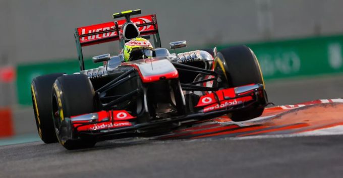 Sergio Perez (McLaren) beim Abu-Dhabi-GP der Formel 1 im Jahr 2013. Perez McLaren Formel 1