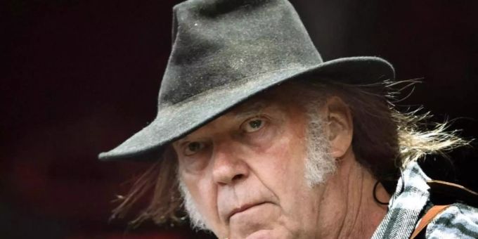 Neil Young - der Antipode von Donald Trump. Foto: Nils Meilvang/SCANPIX DENMARK/dpa Neil Young - der Antipode von Donald Trump. Foto: Nils Meilvang/SCANPIX DENMARK/dpa