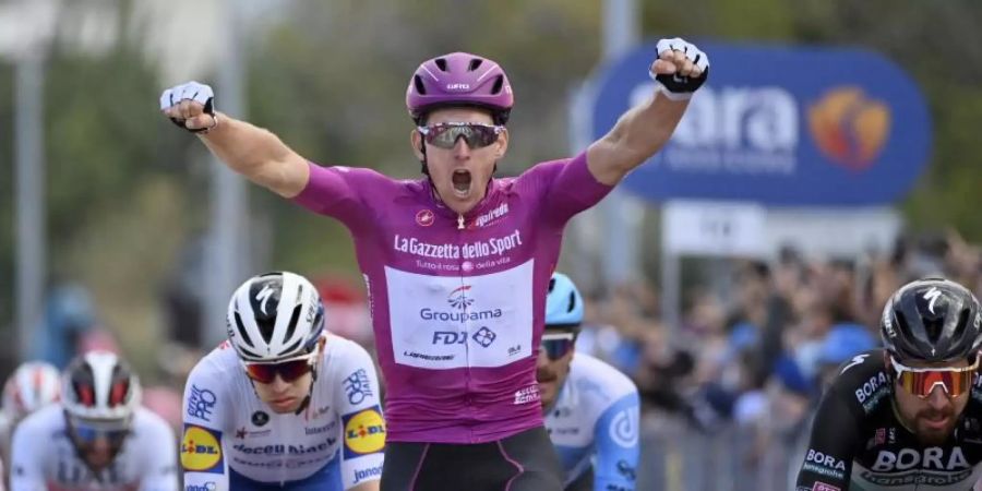 Dominiert weiter den Giro d’Italia: Der Franzose Arnaud Démare gewinnt die 11. Etape. Foto: Massimo Paolone/LaPresse/dpa