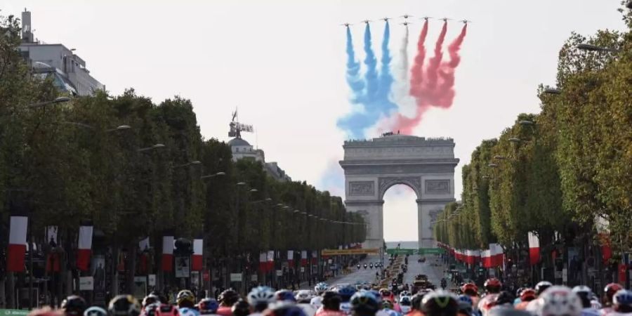 Doping-Fall bei der Tour de France? Zwei Personen sind wieder auf freiem Fuss. Foto: Kenzo Tribouillard/AFP/dpa