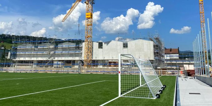 2021 Im Bau: Die Sportanlagen in Eschenbach (SG) mit Dreifachturnhalle. 2021 Im Bau: Die Sportanlagen in Eschenbach (SG) mit Dreifachturnhalle.