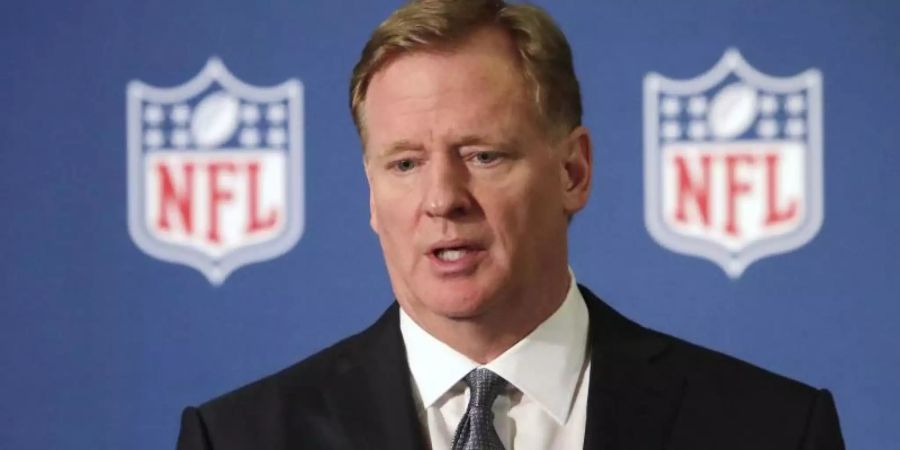 «Ich wünschte, wir hätten früher zugehört, Kaep, weshalb du gekniet hast und wofür du Aufmerksamkeit haben wolltest», sagt Roger Goodell. Foto: Lm Otero/AP/dpa