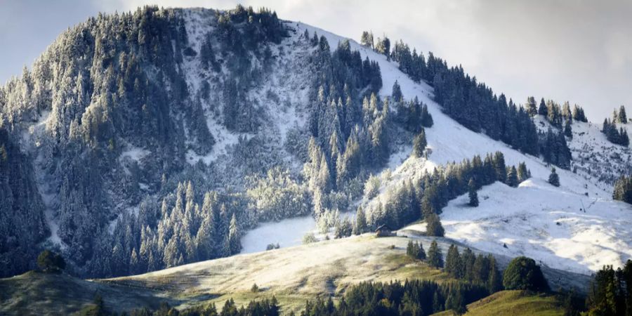 Dazu gibt es Regen und Schnee – im Wallis werden bis zu 50 cm Neuschnee erwartet.