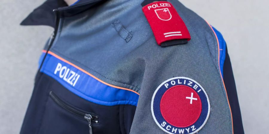 Pfäffikon SZ: Fussgängerin auf Fussgängerstreifen angefahren
