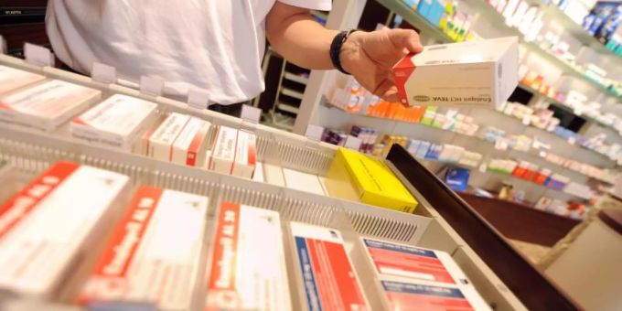 Die Pandemie des Coronavirus könnte zum Risiko für die ausreichende Lieferung von Medikamenten und Impfstoffen werden. Medikamente