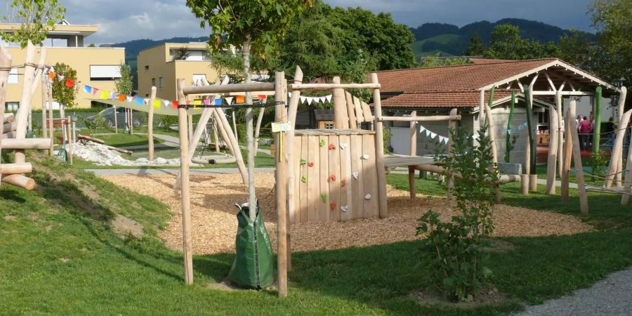 Blick auf den neuen Spielplatz "Flühli".