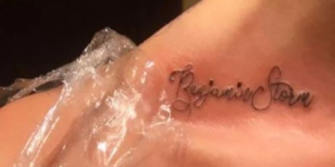 Neues Tattoo - Riley Keough trauert um Bruder Benjamin (†27)