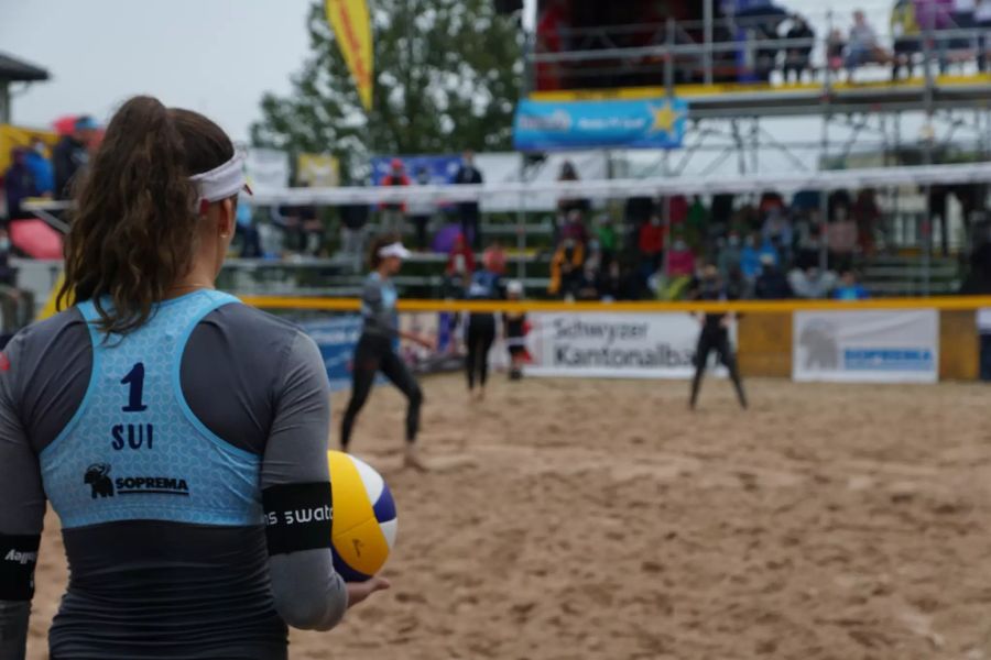 Joana Heidrich im Final des Emmi-Caffè-Latte-Beachcups 2020.