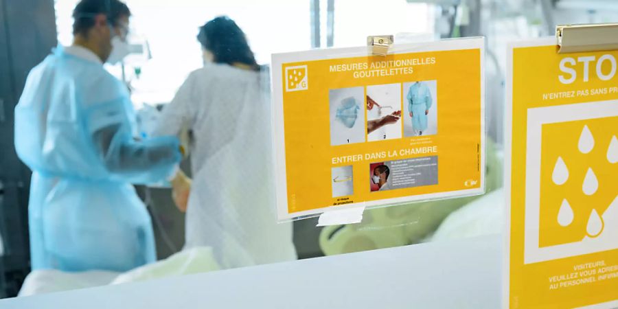 Spitäler bereiten sich auf eine mögliche zweite Welle der Covid-19-Epidemie vor. Das Bundesamt für Gesundheit meldete am Freitag 372 neue Ansteckungen mit dem Coronavirus.