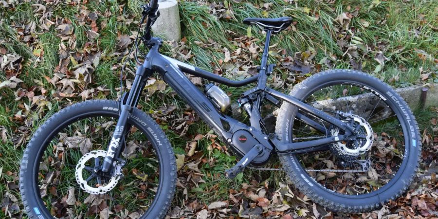 Fahrradfahrer verletzt sich bei Sturz