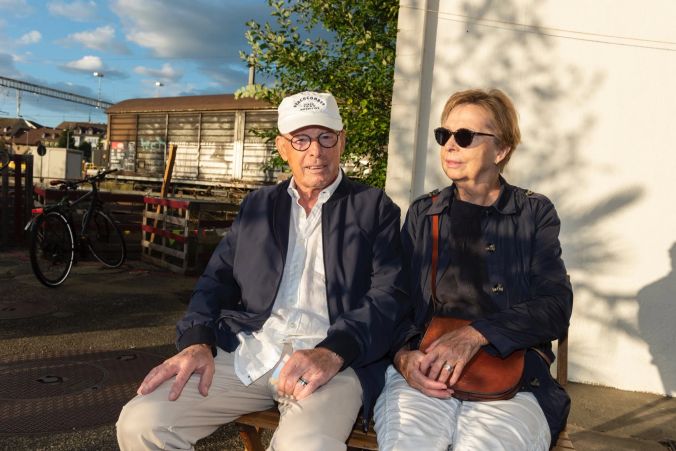 Heiner Hoerni und Ruth Jakob. Hoerni ist Inhaber des Geländes und weilt gerne im Oxil.