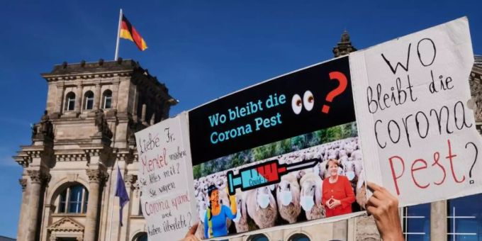 Aus Protest gegen die Einschränkungen in der Corona-Krise wollen in Berlin Tausende Menschen auf die Strasse gehen. berlin